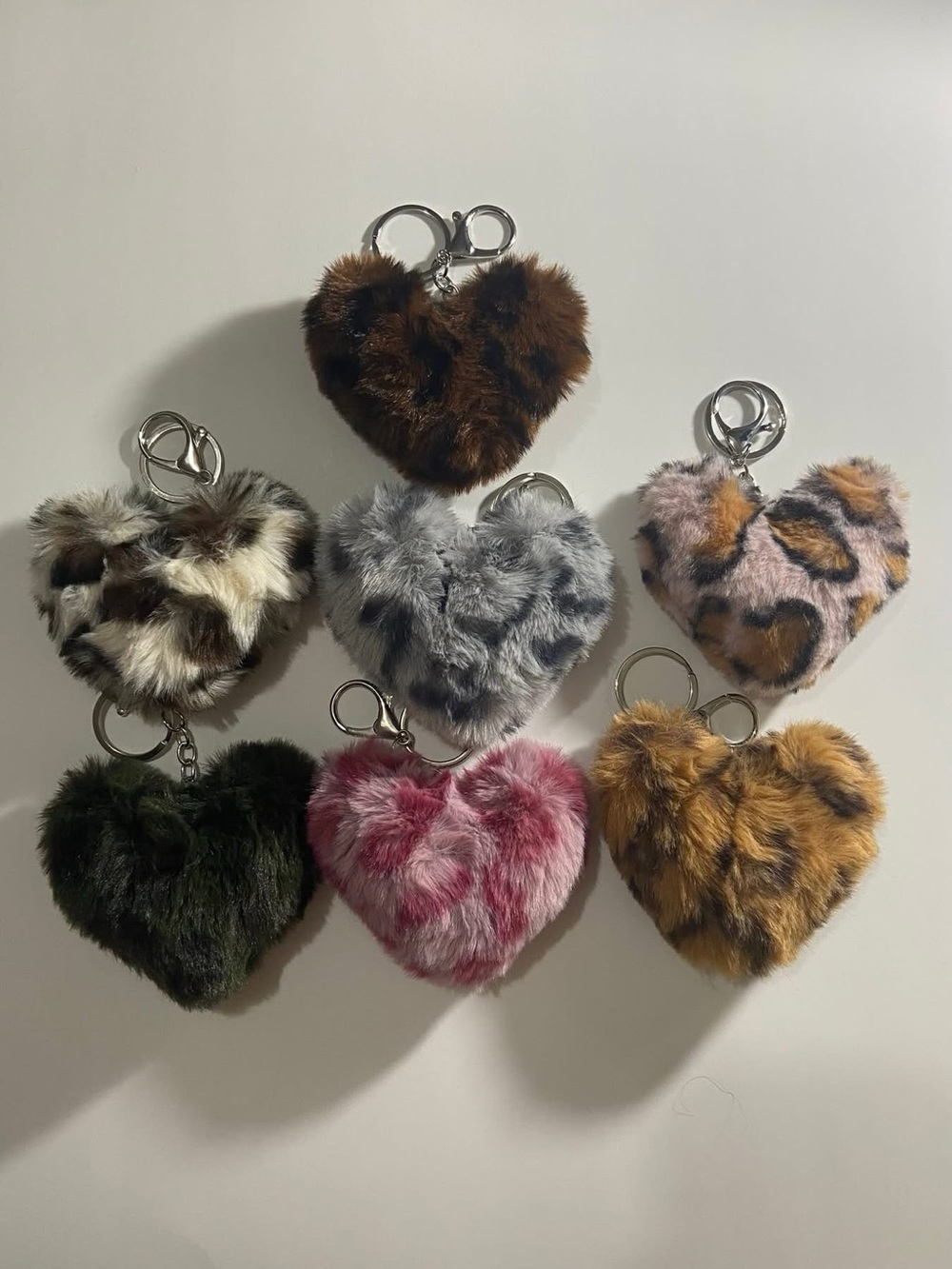 _-Cute Heart Fur Keychains –👜🩶.